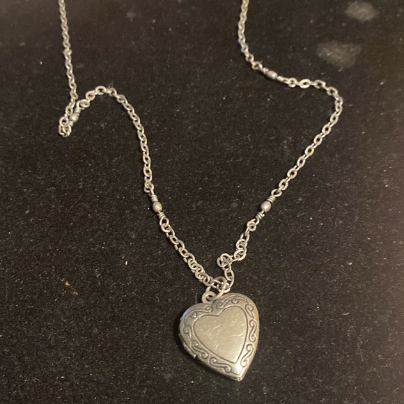 Vintage, BoHo, Silvertone, Heart Locket, Beautiful ππ₯ππ₯ππ₯ππ₯ - Picture 3 of 3